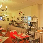 Hotel Caravelle Contact