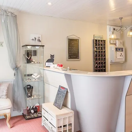 Hotel Caravelle Contact