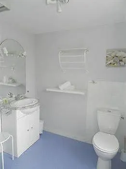 Caravelle Contact Hotel 2*